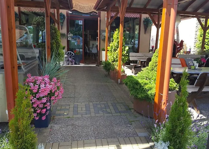 Alojamento de Acomodação e Pequeno-almoço Zajazd Chata Keblowo